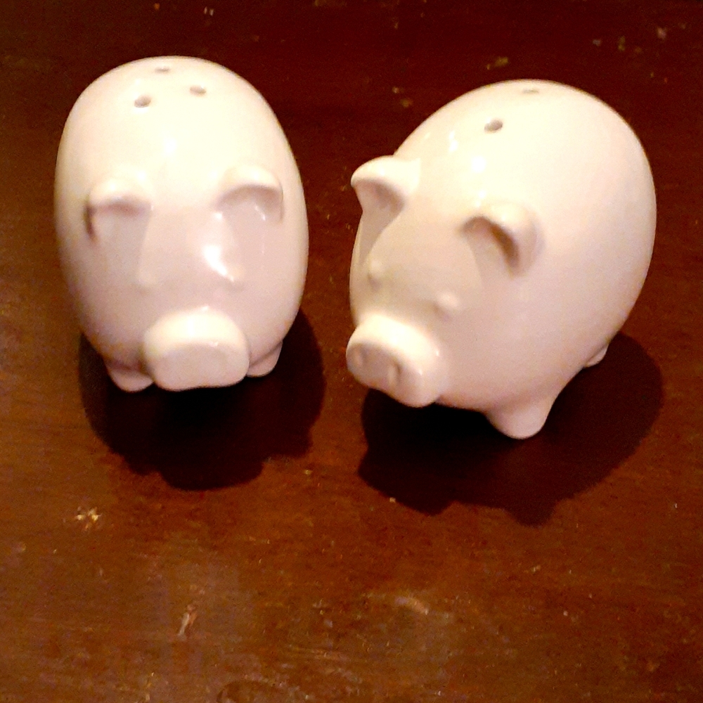 NEW WHITE PIG SALT AND PEPPER SHAKERS